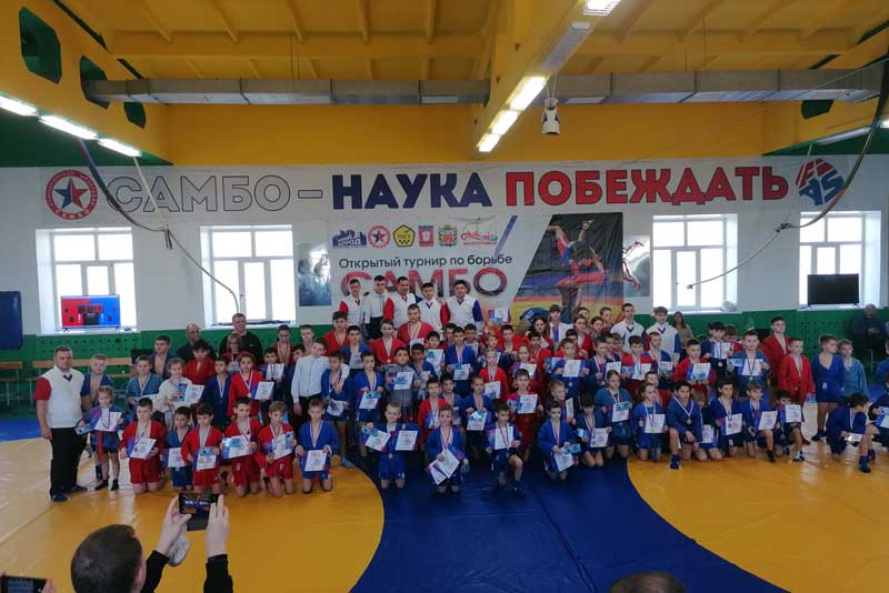 На первенстве Новотроицка, посвященном юбилею клуба «Самбо – 78», разыграли 22 комплекта наград 