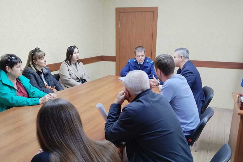 Прокурор Новотроицка встретился  с жителями СНТ «Утес», пострадавшими от паводка