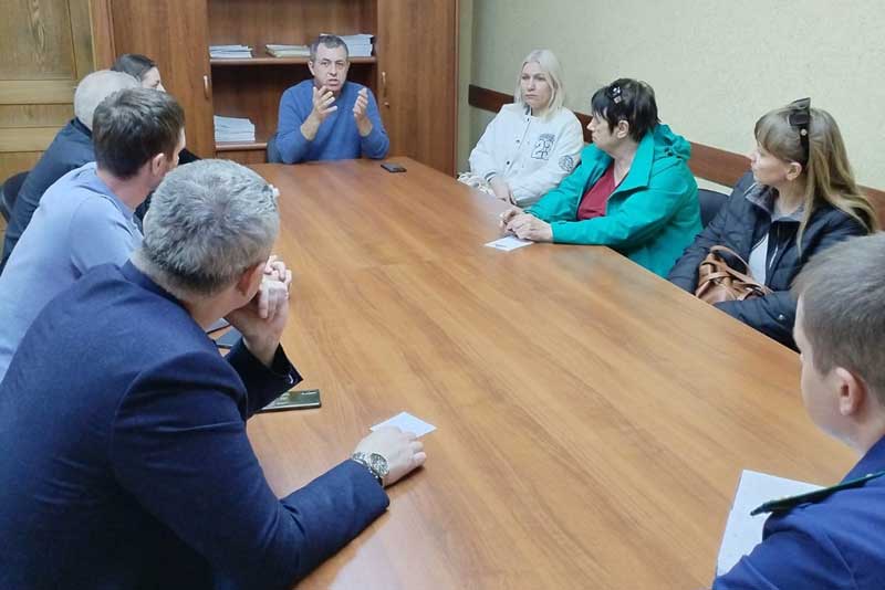 Прокурор Новотроицка встретился  с жителями СНТ «Утес», пострадавшими от паводка