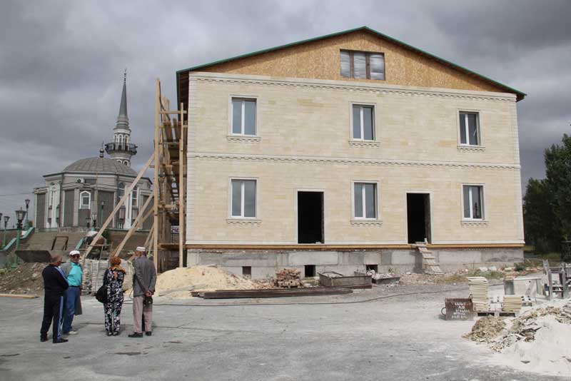 Работы по строительству Дома обрядов новотроицкой мечети близятся к завершению