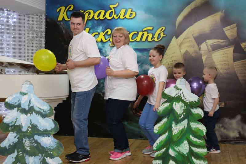 Семья Канишевых представит Новотроицк в Оренбурге (фото)