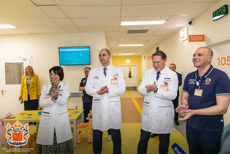 Президент России  Владимир Путин в режиме ВКС открыл новую областную детскую клиническую больницу в Оренбурге