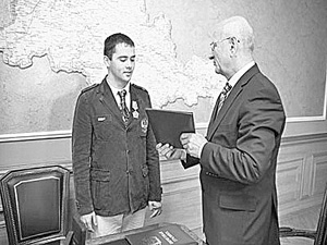 Паралимпийский чемпион Павел Полтавцев и его тренер Ольга Байдалова награждены высшими наградами Оренбургской области