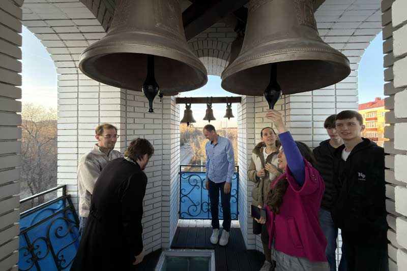 В Благовещенском  храме Новотроицка стали традиционными  воскресные встречи в молодёжном клубе