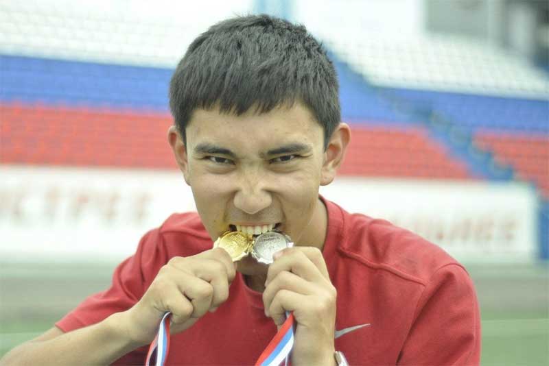 Денис Паслер пожелал успехов оренбургским паралимпийцам на Летних играх в Сочи (фото)