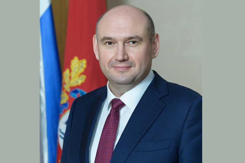 Евгений Солнцев поздравил оренбуржцев с Днем знаний