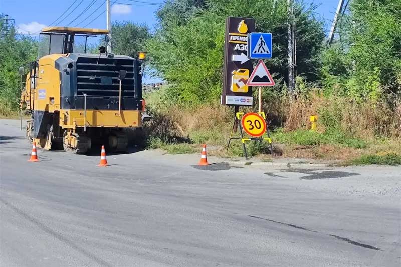 В Новотроицке для организации движения на ремонтируемых участках дорог задействуют регулировщиков