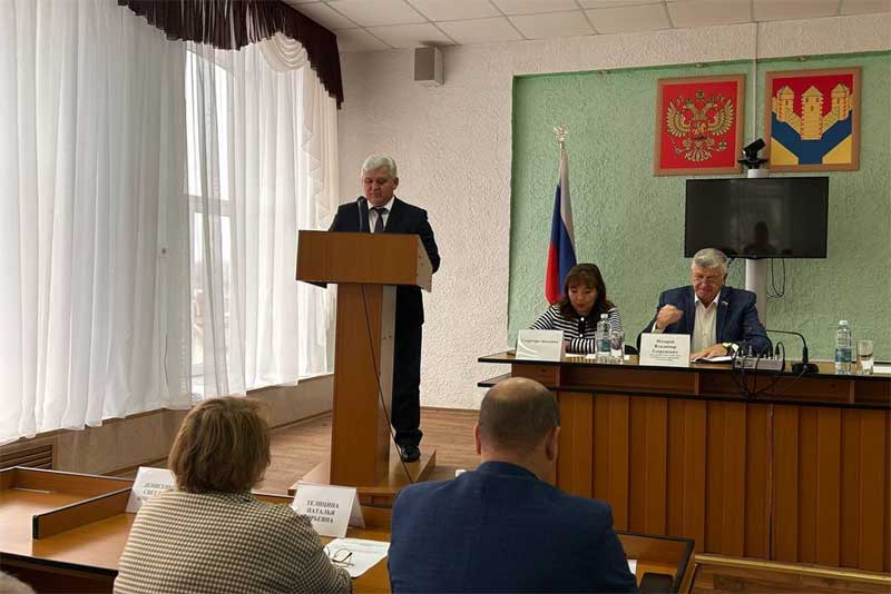 В Оренбуржье проходят выборы глав муниципальных образований. Илекский район вновь возглавил  Владимир Карпенко