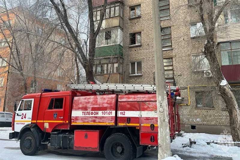 Один человек погиб и шестерых спасли на пожаре в Новотроицке