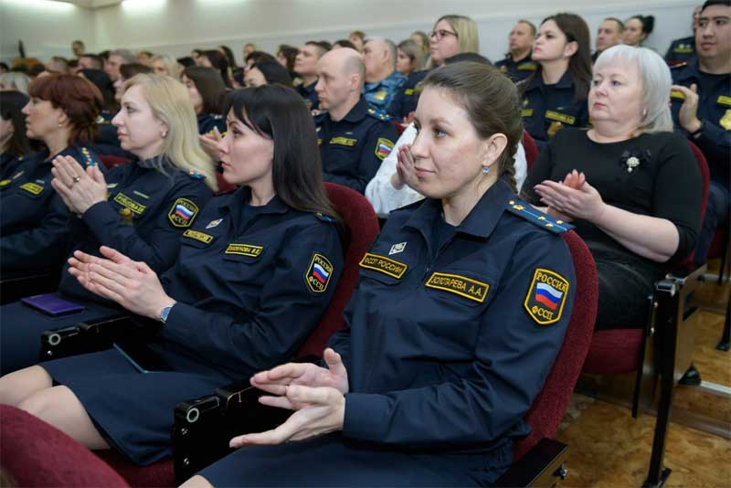 Более 600 миллионов рублей долгов списано участникам СВО, заключившим контракт с Минобороны России на срок более одного года