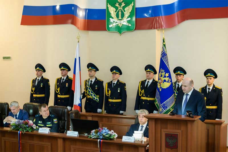 Более 600 миллионов рублей долгов списано участникам СВО, заключившим контракт с Минобороны России на срок более одного года