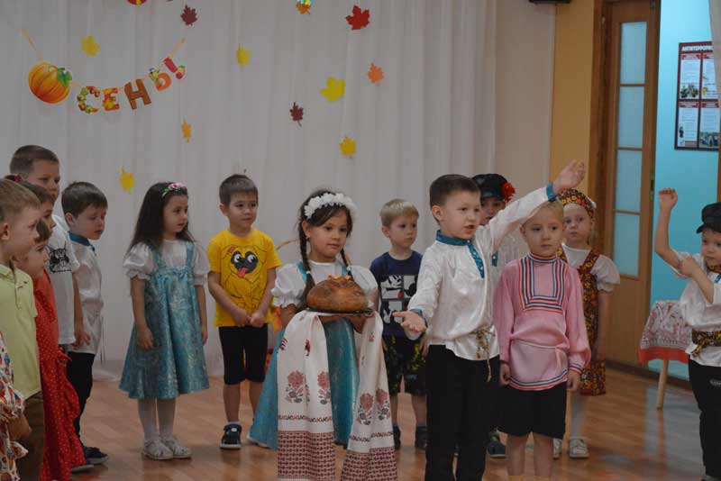 В Новотроицке уважение к национальным обычаям и традициям народов стараются прививать с детского сада 