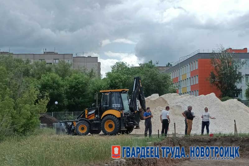 В Новотроицке продолжается реконструкция территории – победителя Всероссийского конкурса проектов благоустройства