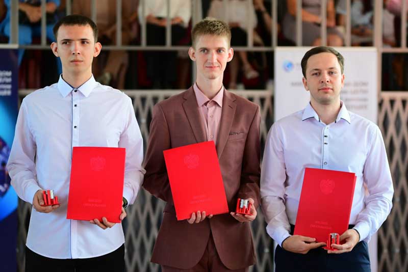 Выпускники Новотроицкого филиала  МИСИС стали молодыми специалистами