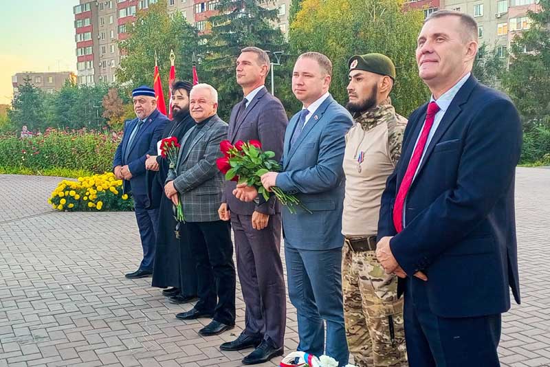 Митинг «Одна страна, одна семья, одна Россия!» провели в Новотроицке