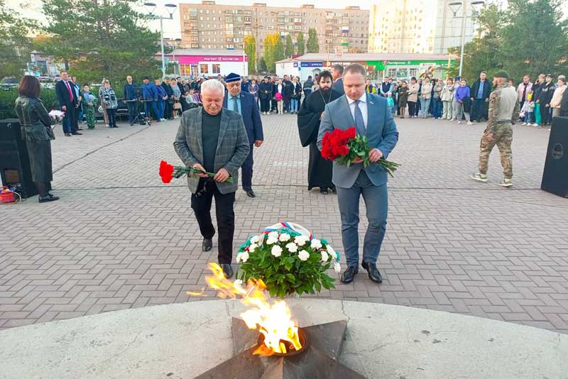 Митинг «Одна страна, одна семья, одна Россия!» провели в Новотроицке