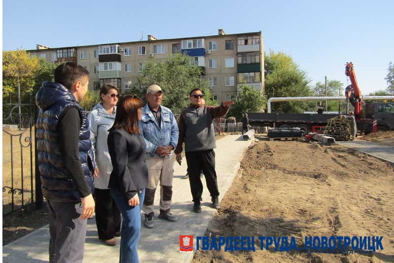 В Новотроицке близится к завершению благоустройство двух общественных территорий