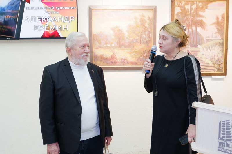 Художник Александр Еремин представил новотройчанам  «Грани» своего творчества (6+)