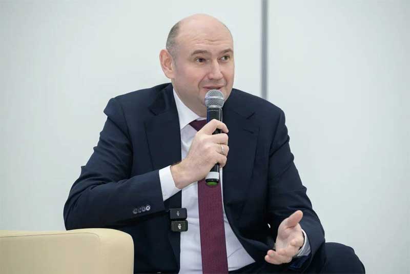 Губернатор Оренбуржья Евгений Солнцев провел с молодежью «Диалог на равных»