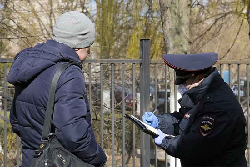 Работающие в период полной самоизоляции оренбуржцы должны иметь при себе подтверждающие документы