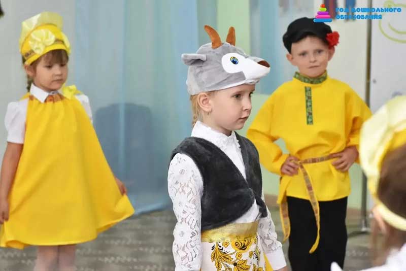 В Новотроицке провели городской фестиваль народных игр, обрядов и забав среди дошкольников