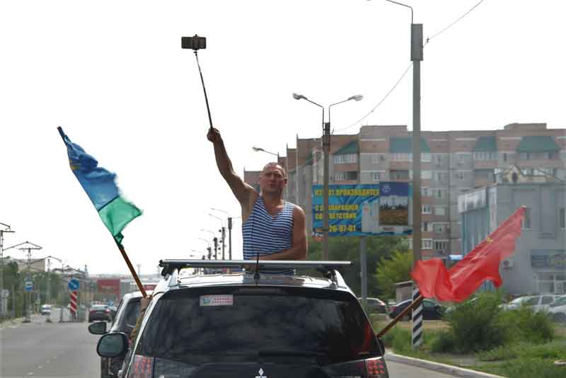 Новотроицкие десантники отметили юбилей ВДВ (фото)