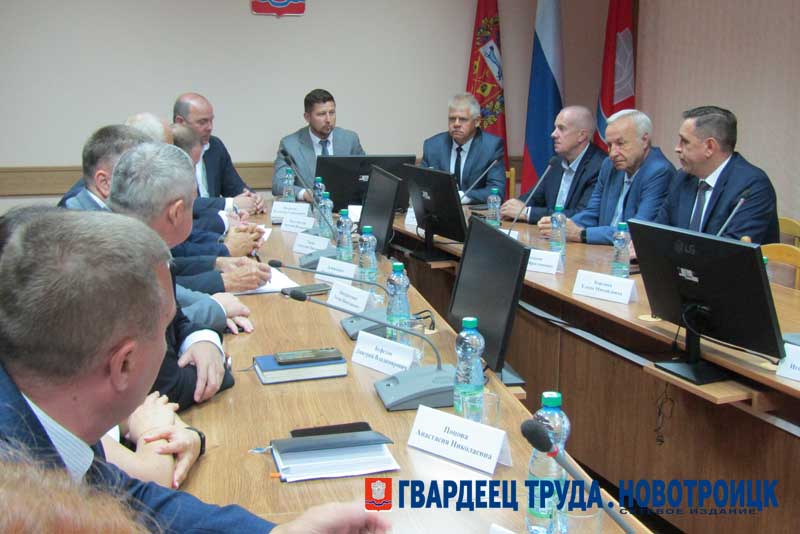 Временно исполняющим полномочия главы Новотроицка назначен Олег Папунин