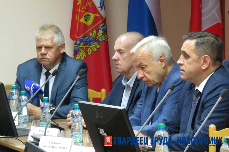 Временно исполняющим полномочия главы Новотроицка назначен Олег Папунин