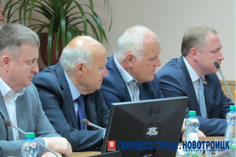 Временно исполняющим полномочия главы Новотроицка назначен Олег Папунин