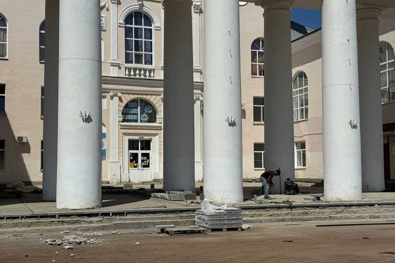 В Новотроицке, на грантовой площадке Всероссийского конкурса лучших проектов благоустройства, в эти дни продолжаются строительные работы