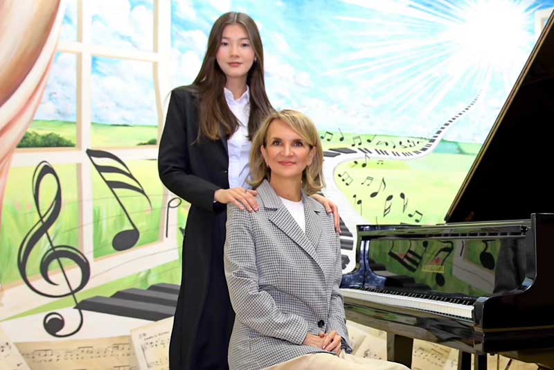 Юная новотроицкая пианистка Сабрина Акмурзеева стала лауреатом премии «Молодые дарования Оренбуржья»