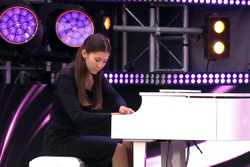 Юная новотроицкая пианистка Сабрина Акмурзеева стала лауреатом премии «Молодые дарования Оренбуржья»