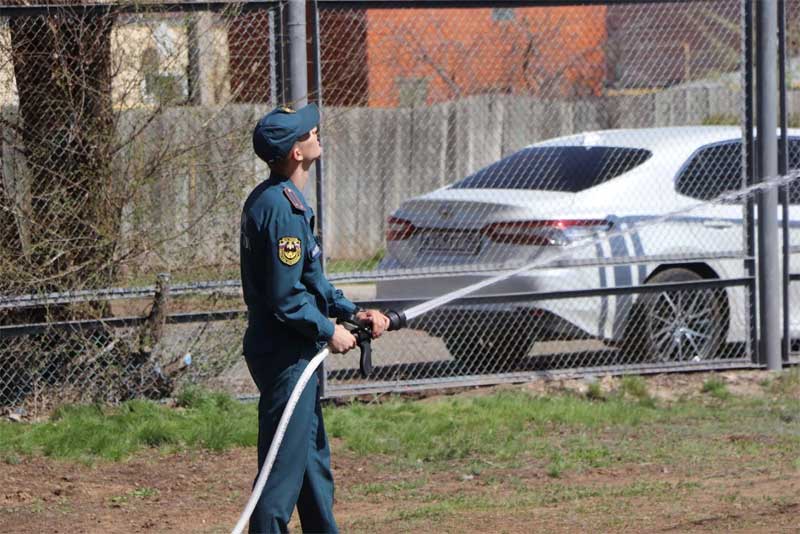 Новую пожарную технику получили в поселке Новорудный 