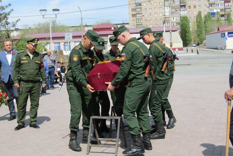 Новотройчане сегодня  проводили в последний путь бойца СВО Никиту Кимаева