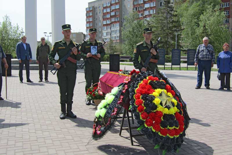 Новотройчане сегодня  проводили в последний путь бойца СВО Никиту Кимаева