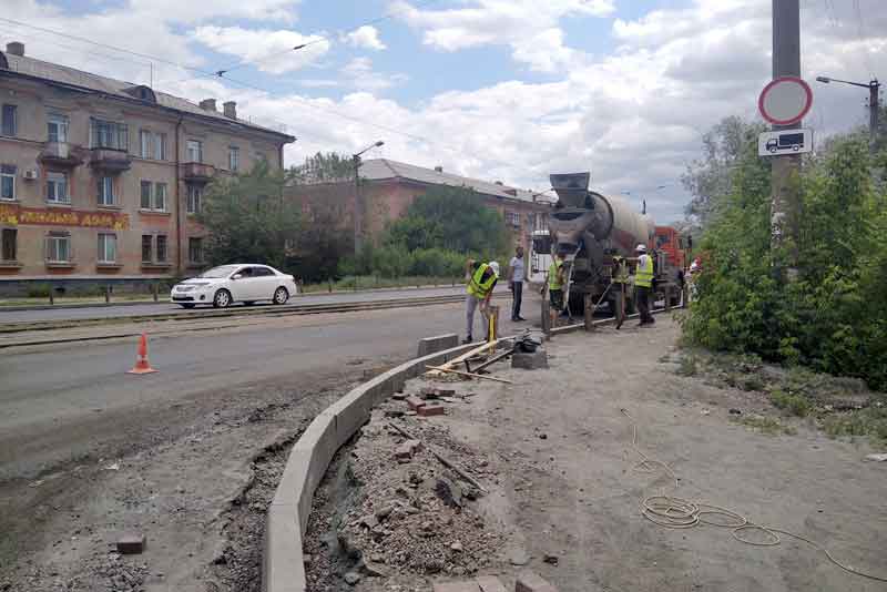 Ремонт автодороги по улице Мира продолжается