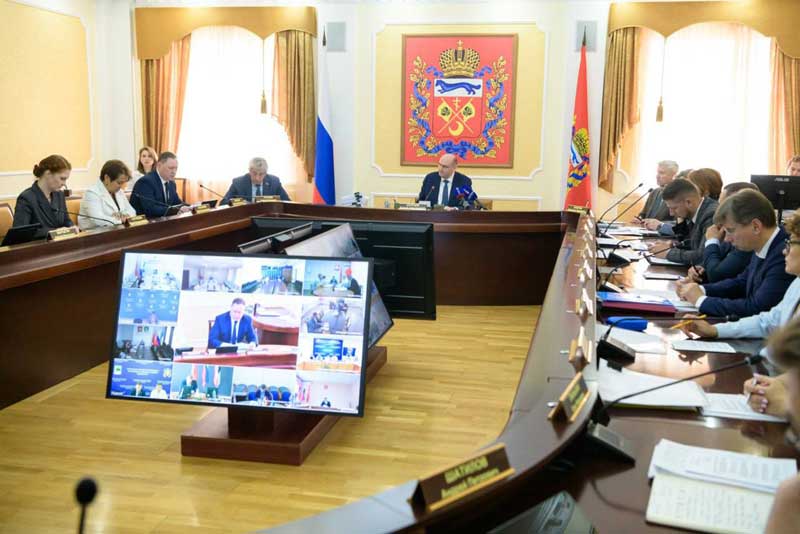 В Оренбуржье до конца 2025 года планируется расселить жителей из 1,5 тысяч квадратных метров аварийного жилья