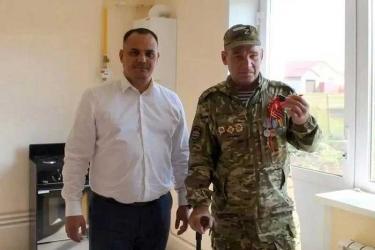 Ветеран СВО из Грачевского района, вернувшись домой, занялся деревообработкой