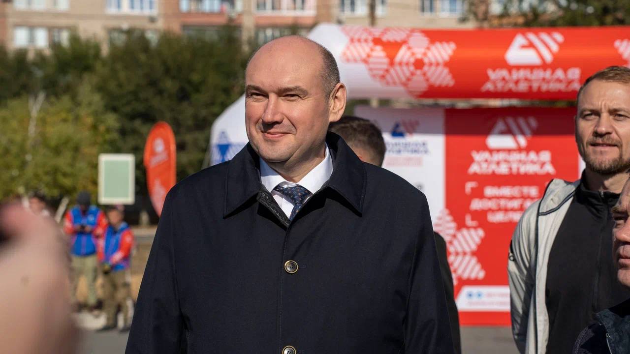 Губернатор Оренбургской области Евгений Солнцев и председатель банка ПСБ, глава Всероссийской федерации легкой атлетики Петр Фрадков дали старт Новотроицкому полумарафону