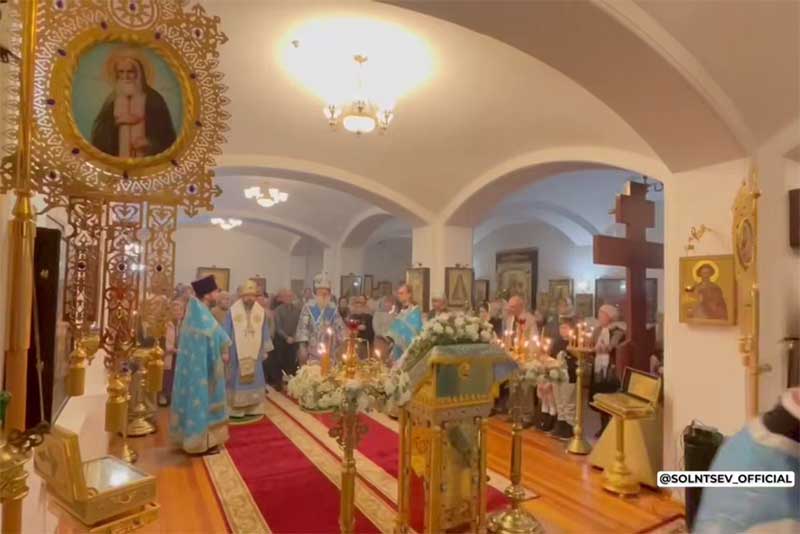 Губернатор Оренбуржья Евгений Солнцев в православный праздник побывал в Свято – Успенском женском монастыре областного центра