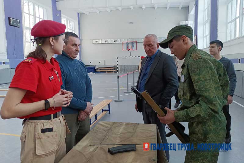 На зональных соревнованиях допризывной молодежи  «А ну – ка, парни!» Новотроицк представит команда гимназии