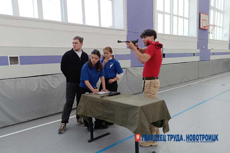 На зональных соревнованиях допризывной молодежи  «А ну – ка, парни!» Новотроицк представит команда гимназии