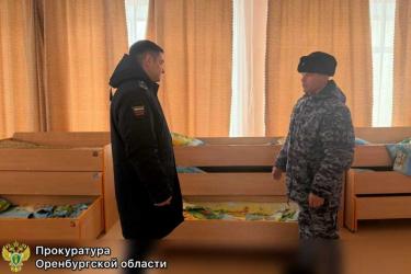 В один из детских садов Бугуруслана  проник вооруженный преступник