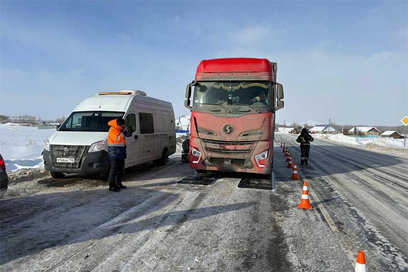 На дорогах Оренбуржья начали работу передвижные пункты весогабаритного контроля