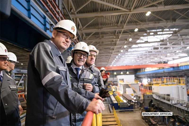 В день рождения «Уральской Стали» Евгений Солнцев пожелал комбинату оставаться опорой региона и страны