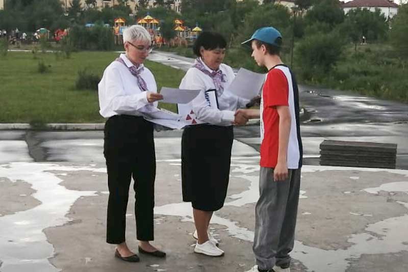 Для новотроицких школьников началась трудовая четверть
