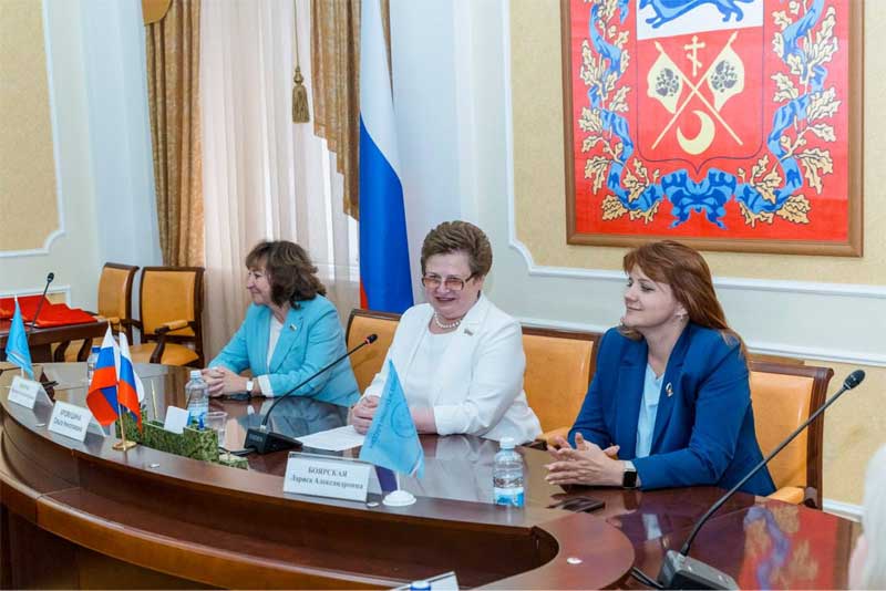 В областном центре подписали соглашение о взаимодействии между Оренбургским и Тюменским региональными отделениями Союза женщин России