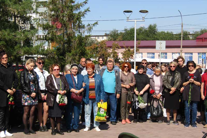 Новотройчане проводили в последний путь бойца СВО Никиту Попова