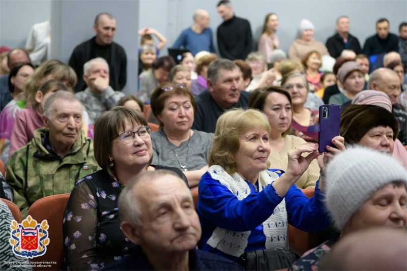 В поселке Новорудном Новотроицка после капитального ремонта открыли местный клуб