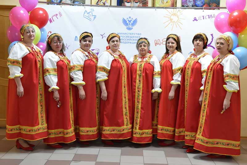 Смотр – конкурс  художественного творчества  среди работников дошкольных учреждений   организовали в Новотроицке      